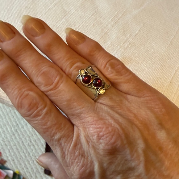 Silpada Vintage Sterling Silver Ring with Garnet Stones - Picture 3 of 8